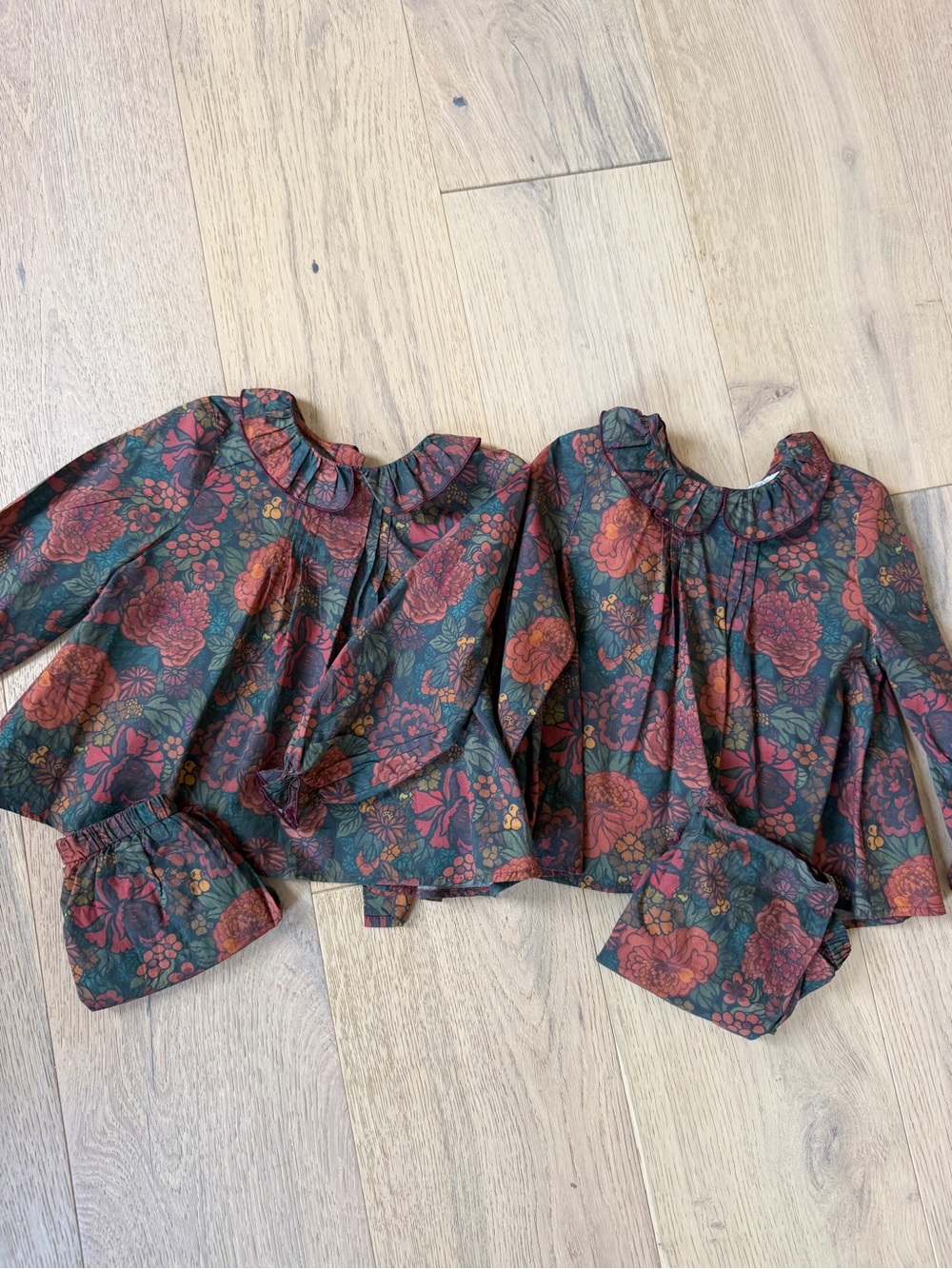 Paade Mode Twin Girls Matching Floral Sets 18M Ruffle Collar Blouse w/ Bloomers